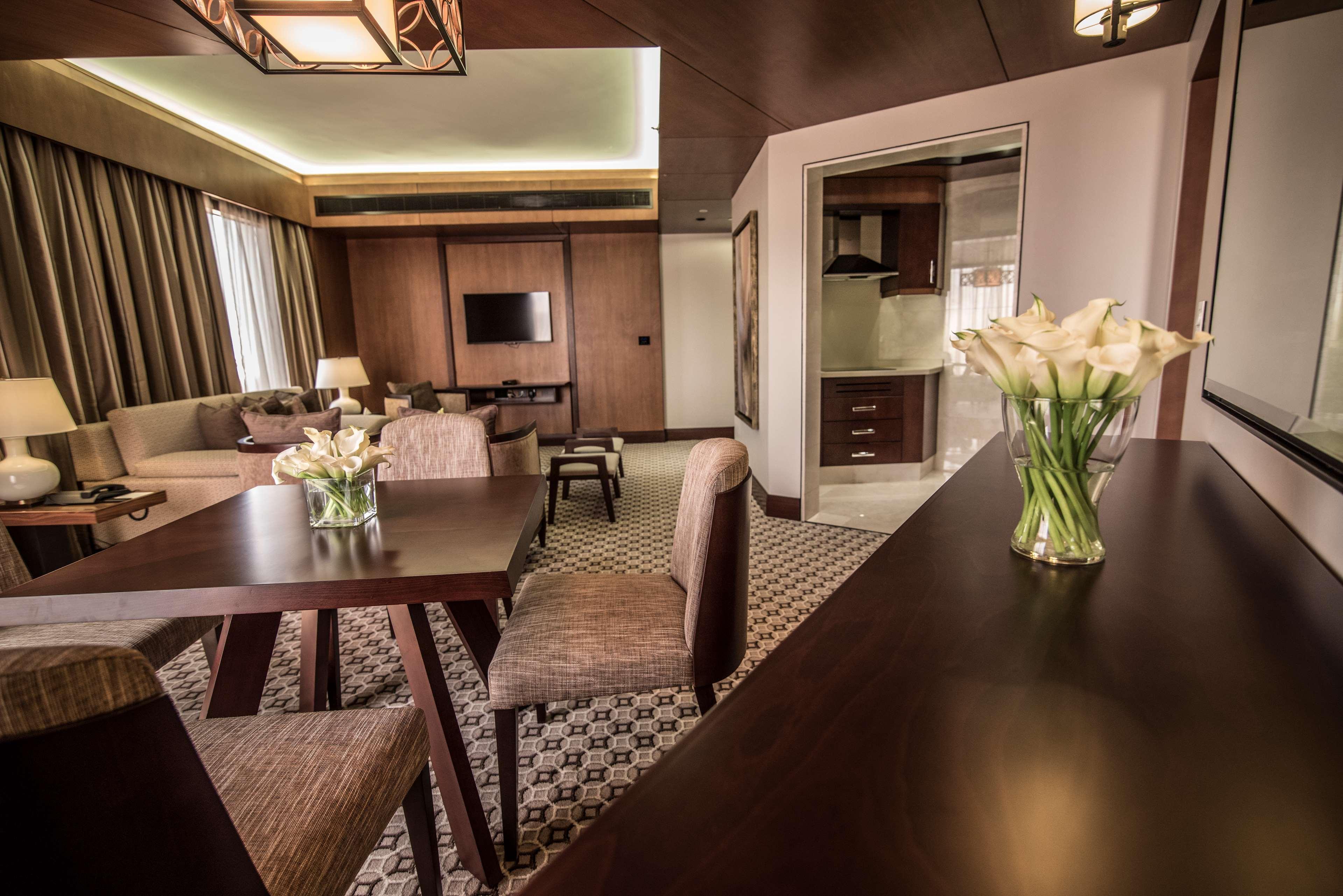 艾拉格兰德酒店 艾因 外观 照片 Suite at the hotel